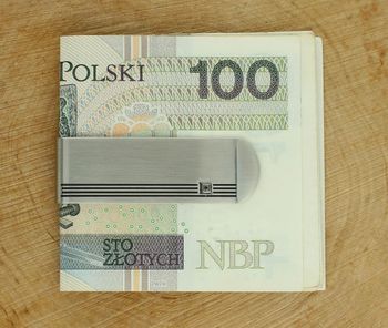 Stylowy klips na banknoty Nomination Italy 028350 007 z kolekcji Strong Diamond Geometric. Stal szlachetna z czarnymi elementami, zdobiony diamentem 0,005 ct. 4.jpg